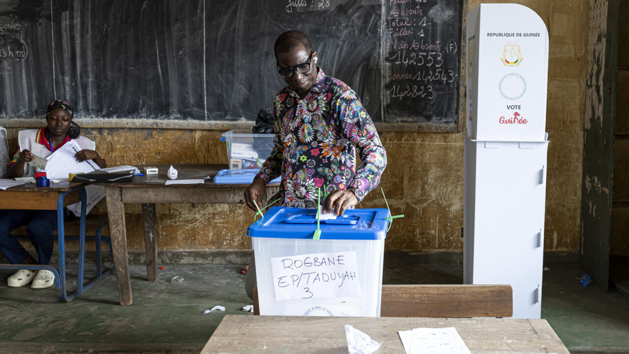 Guineans Approve Constitution, Paving Way for Elections