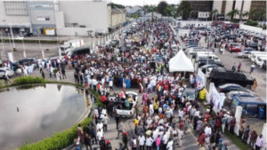 Crowd Gathers to Welcome Fubara