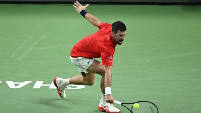 Djokovic Falls to Qualifier Vacherot in Shanghai