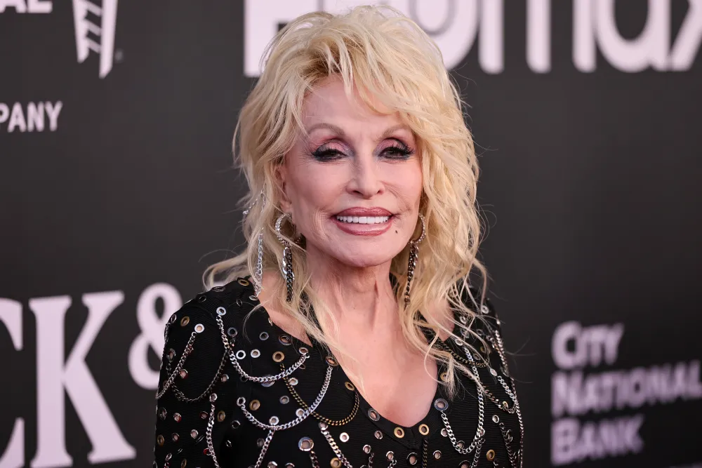 Dolly Parton Reassures Fans: “I Ain’t Dead Yet!”