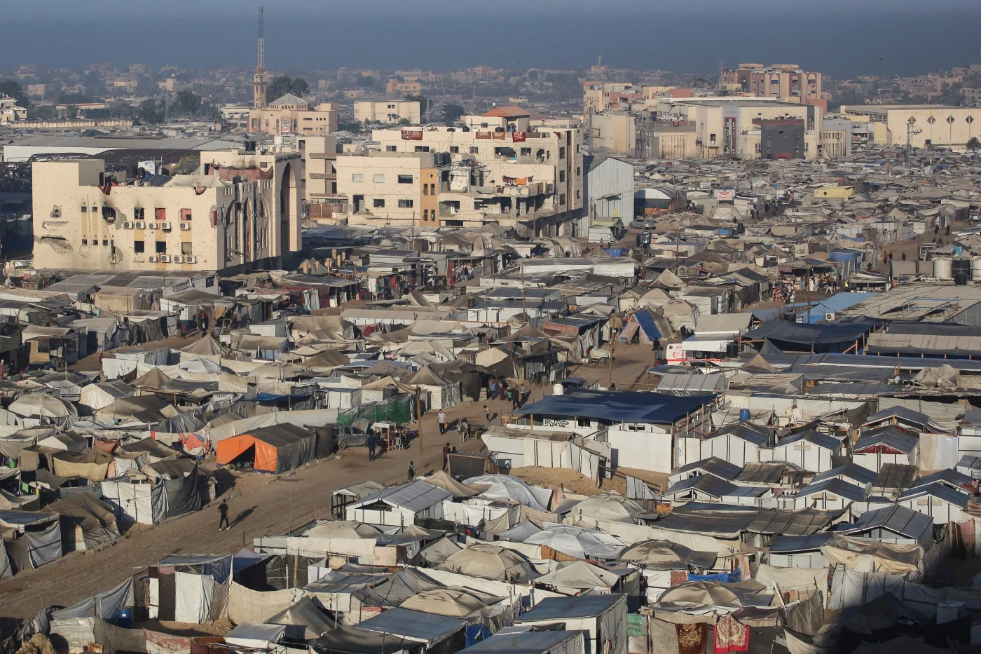 Egyptian Convoy Enters Gaza to Help Recover Bodies