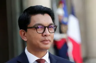 Madagascar Leader Vows to Fix Problems or Resign