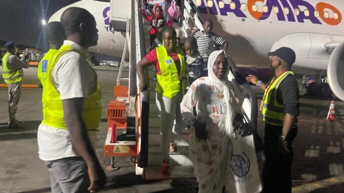 NEMA Receives 150 Stranded Nigerians From Niger