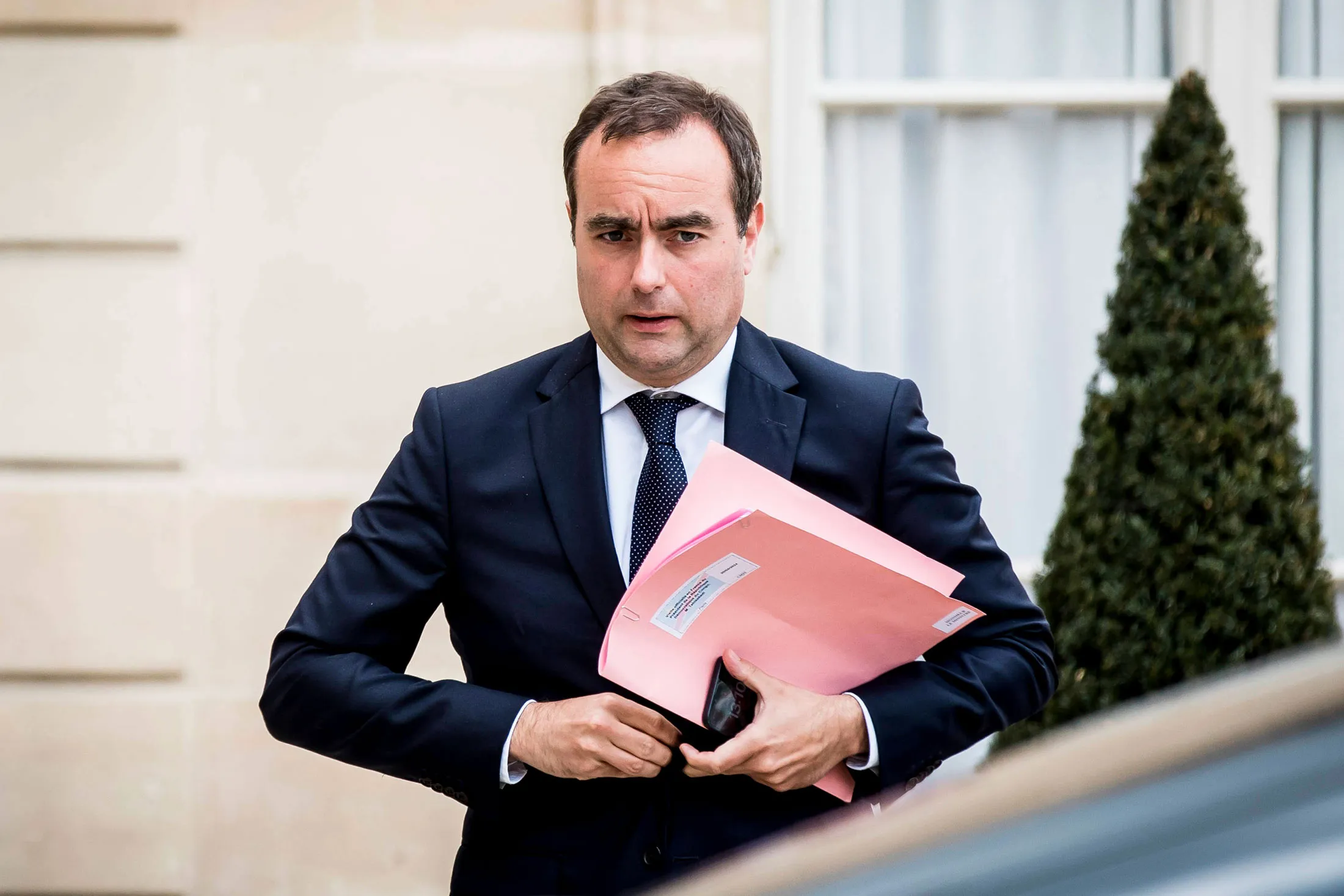 Reappointed French PM Races to Form Government