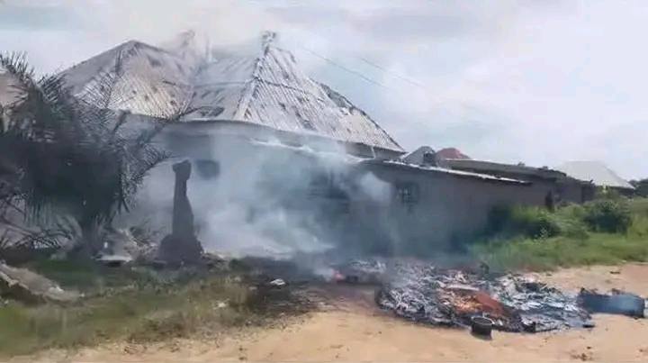 Mob Sets House Ablaze Over Suspected Theft in Benue