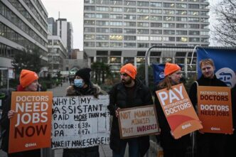 England Doctors Stage 14th Strike