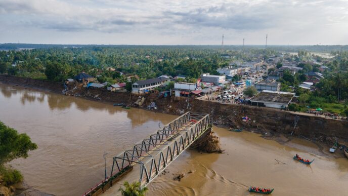 Indonesia Flood Death Toll Exceeds 1,000