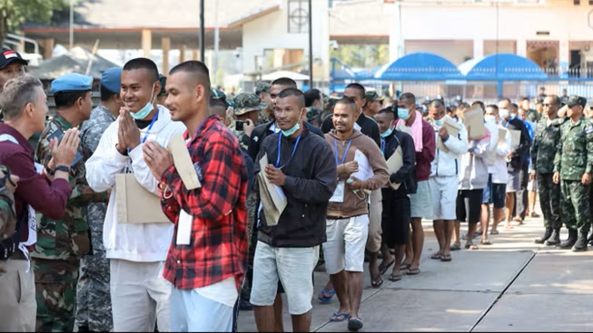 Thailand Releases 18 Cambodian Soldiers After Border Truce