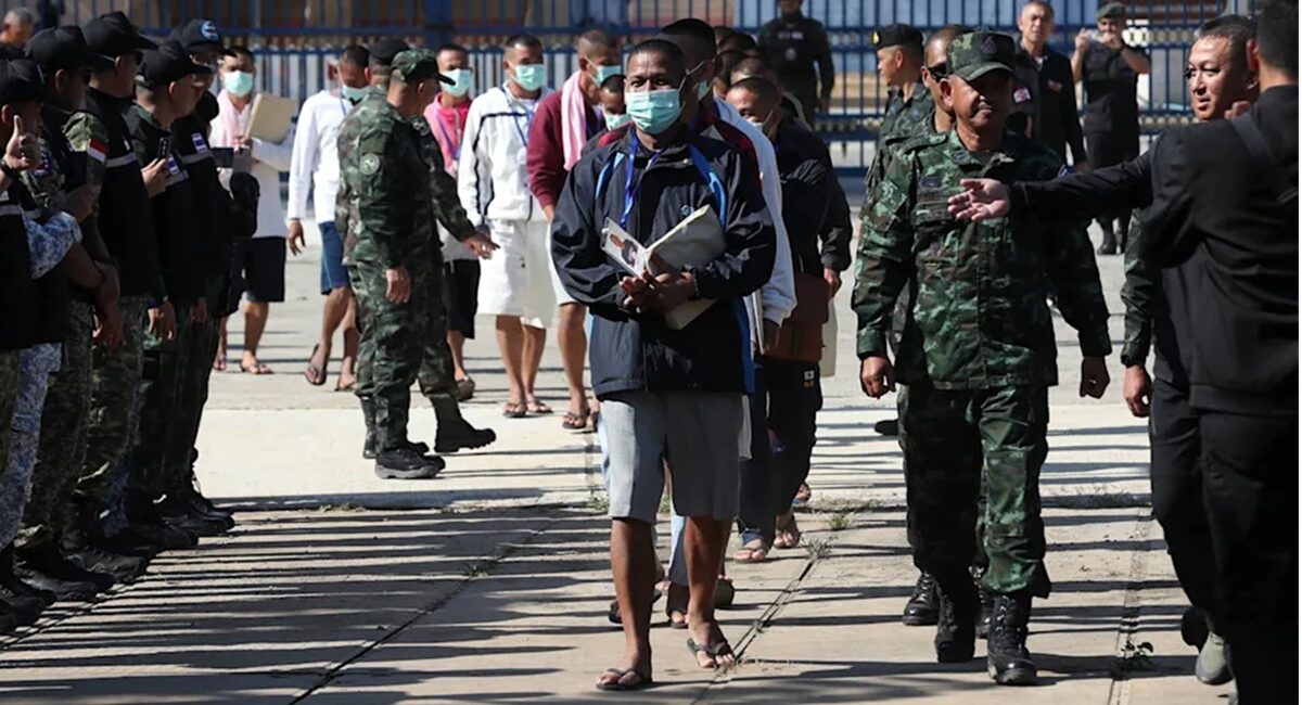 Thailand Releases 18 Cambodian Soldiers After Border Truce