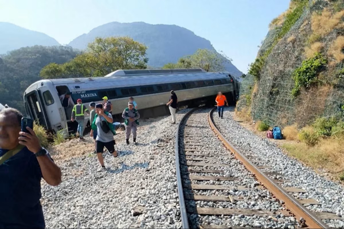 Train Derailment Kills 13 in Mexico