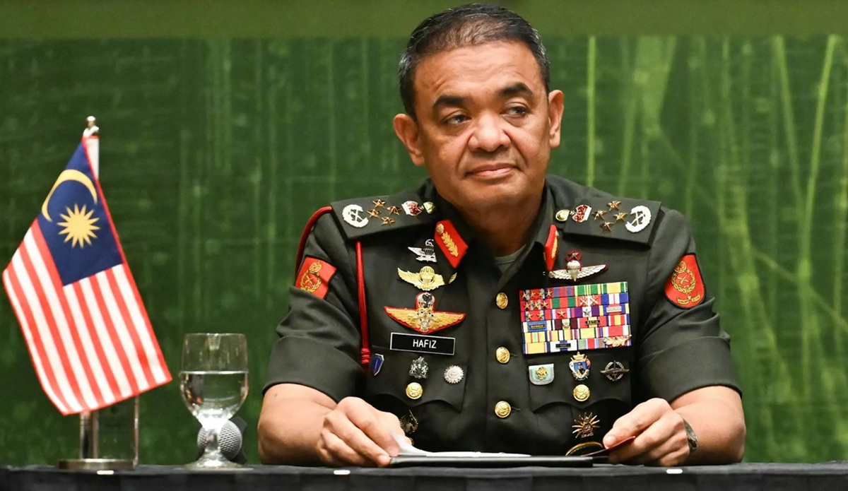 Malaysian Ex-Army Chief, Wife Charged in Corruption Probe