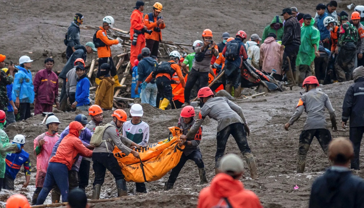 Indonesia Resumes Search After Deadly Landslide