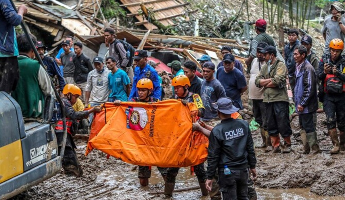 Indonesia Resumes Search After Deadly Landslide