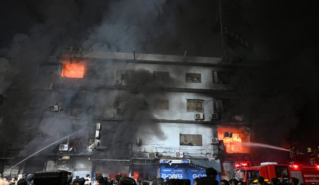 Fire at Pakistan Mall Claims 21 Lives