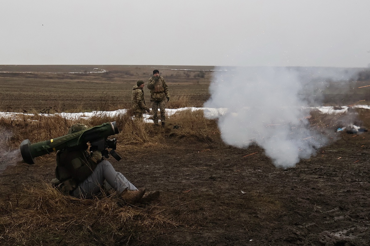 Russian Strike Cuts Water, Heat Supply in Ukraine