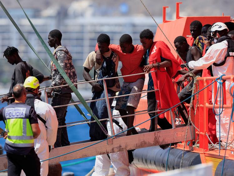 Spain to Grant Residency to Undocumented Migrants