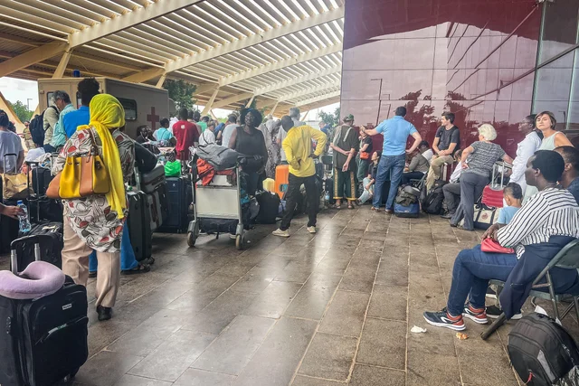 US Warns Citizens, Orders Staff Out of Niger