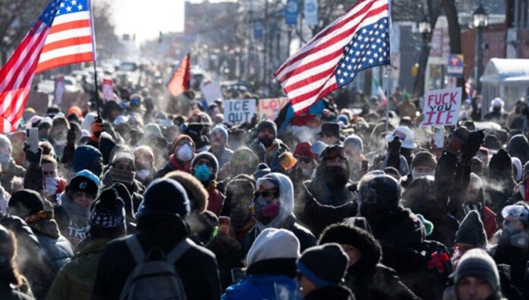 Minneapolis Shooting Deepens Risk of US Government Shutdown