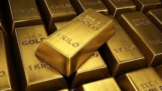 Gold Soars to $5,600 as Trump Escalates Iran tensions