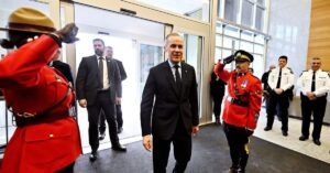 Canada PM Begins Key India Visit to Expand Trade