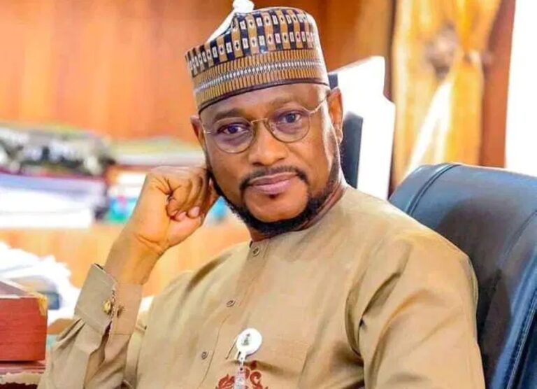 Zamfara Governor Gives Vehicles To 19 Emirs