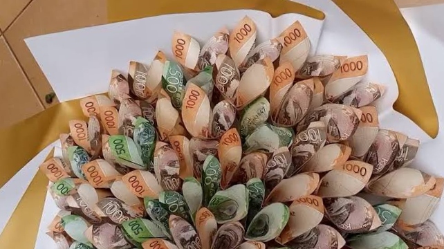 Valentine’s: Kenya Cautions Lovers Over Cash Bouquets