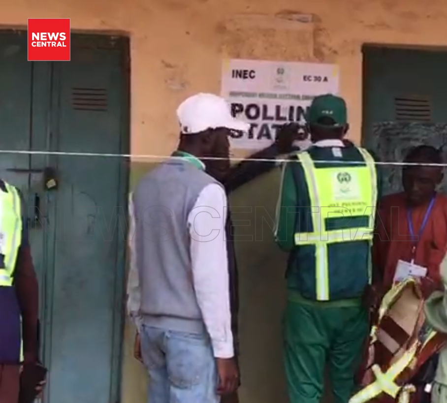 INEC Officials Prepare AMAC Polling Stations