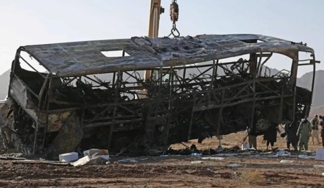 Minibus Crash Kills 15 in Afghanistan