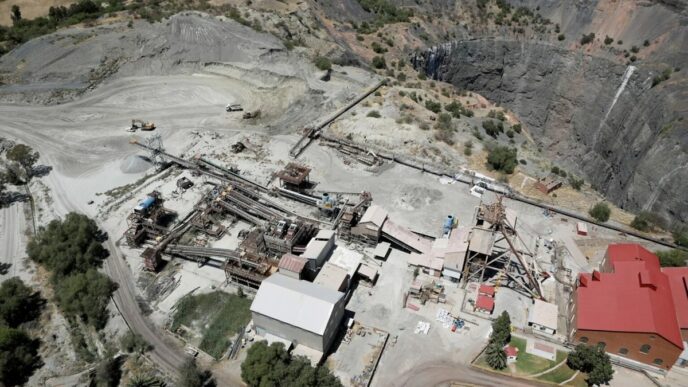 Five South African Miners Presumed Dead After Mudslide