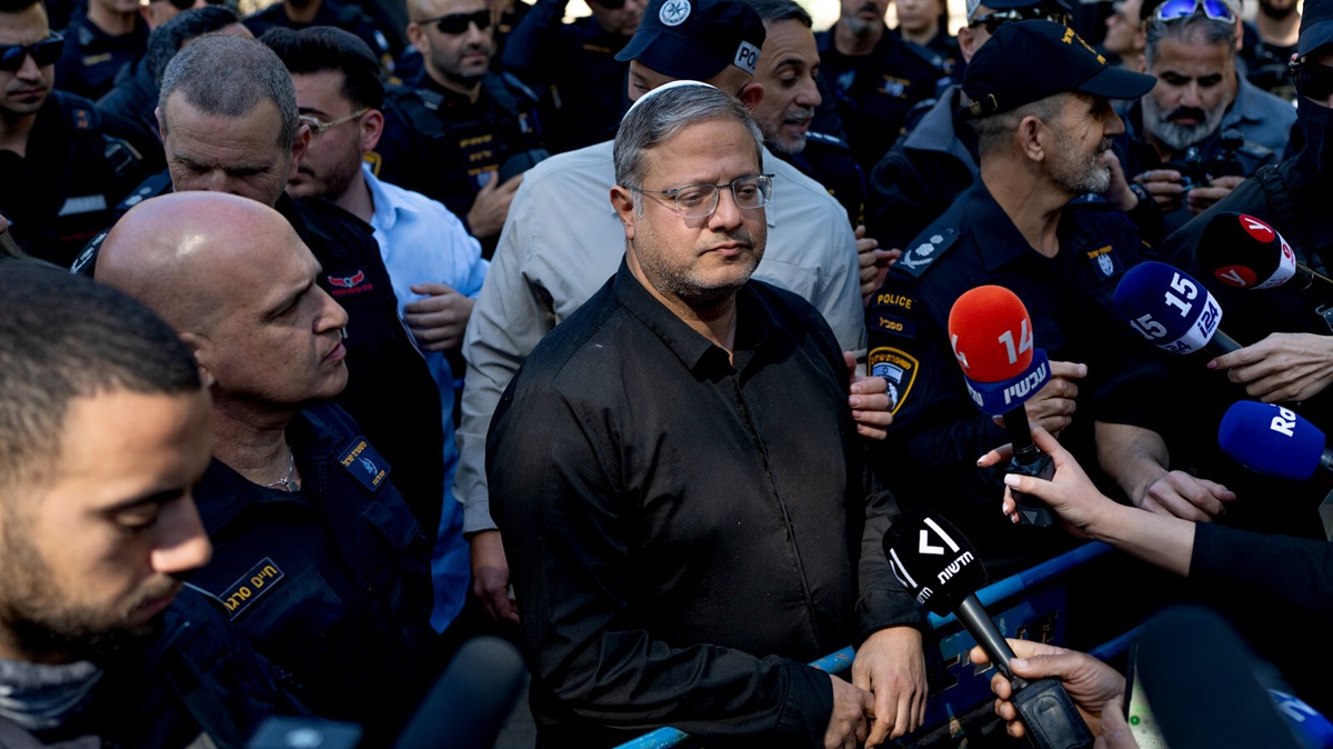 Itamar Ben-Gvir, center, the national security minister, and other Israeli hard-liners had campaigned on a promise to execute Palestinian militants.