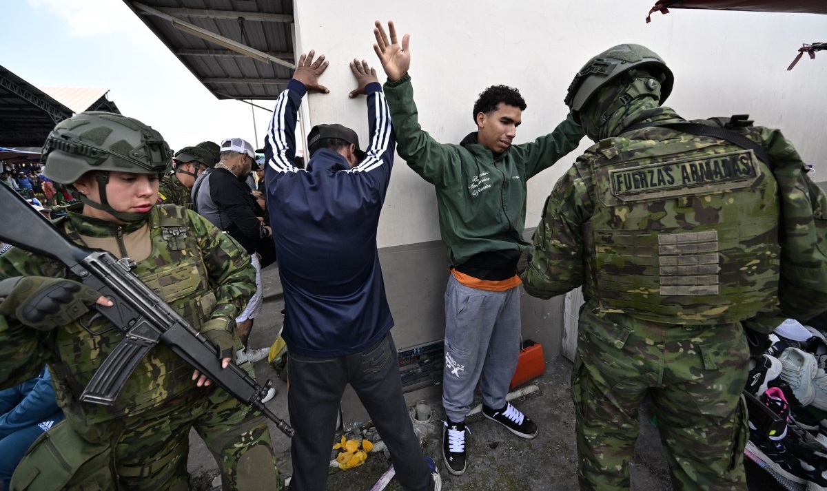 Ecuador Arrests 253 in Anti-Drug Crackdown