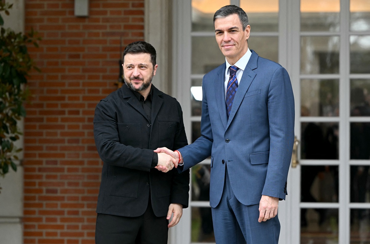 Zelensky Urges EU to Approve €90Billion Ukraine Loan