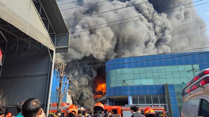 10 Killed in South Korea Factory Fire