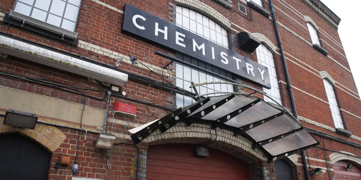 Britain Moves Quickly Against Meningitis Outbreak(News Central TV)