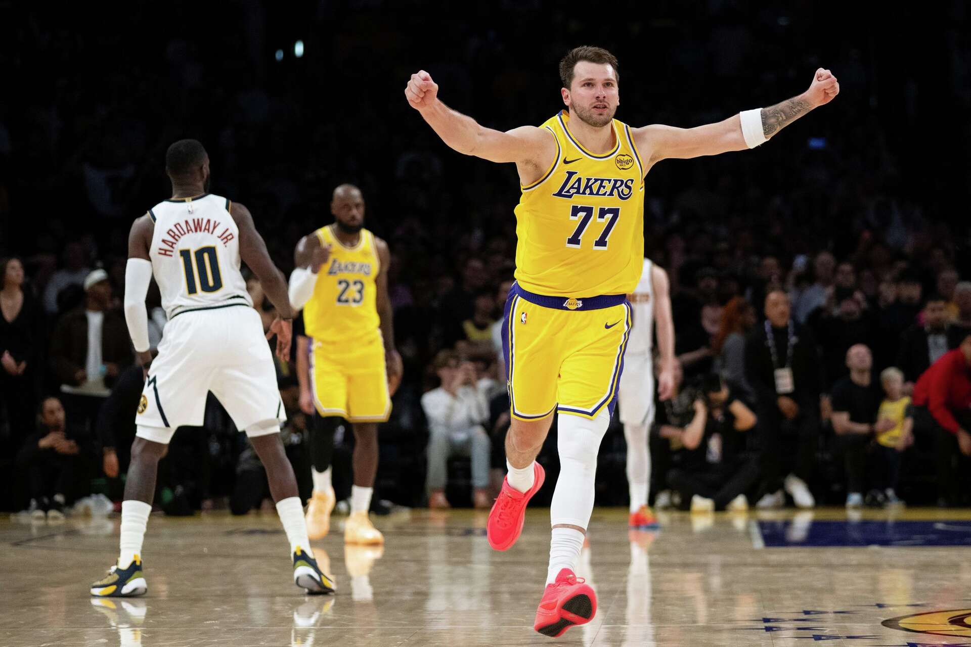 Doncic Buzzer-Beater Lifts Lakers in OT