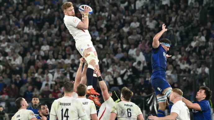England Make One Change for France Clash (NewsCentral TV)