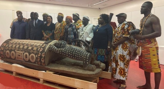 France Returns Looted Talking Drum to Ivory Coast (News central TV)