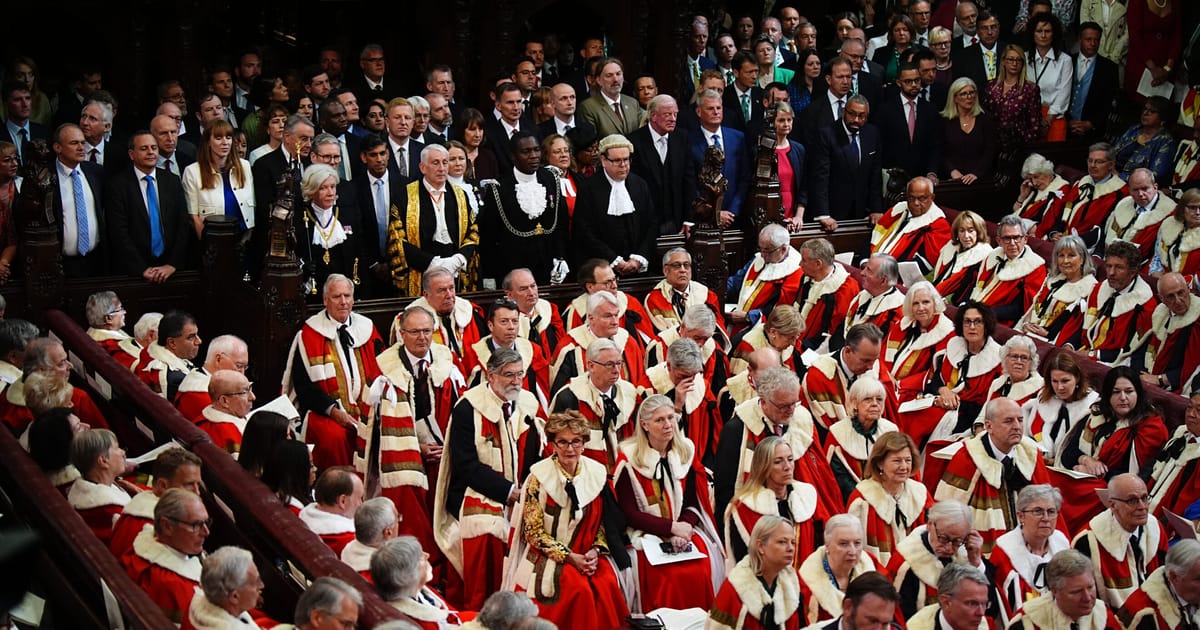 UK Parliament Bans Hereditary Peers