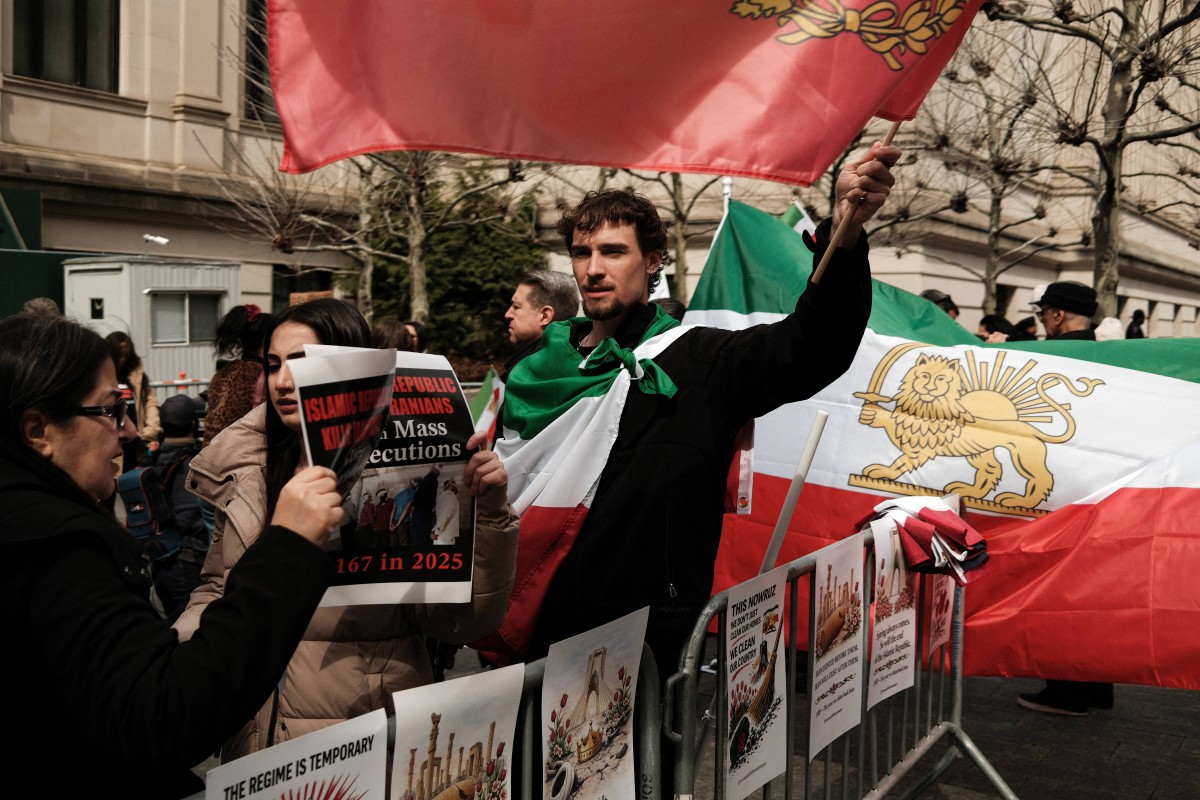 Iran Raises Minimum Wage by Over 60 Percent (NewsCentral TV)