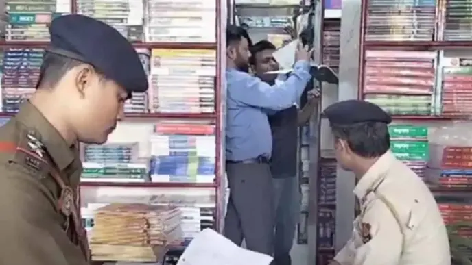 India Seizes 20,000 Pirated Books in Raid (NewsCentral TV)