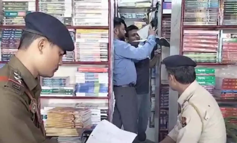 India Seizes 20,000 Pirated Books in Raid (NewsCentral TV)