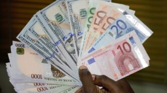 Naira Trades Steady Against Dollar, Pound