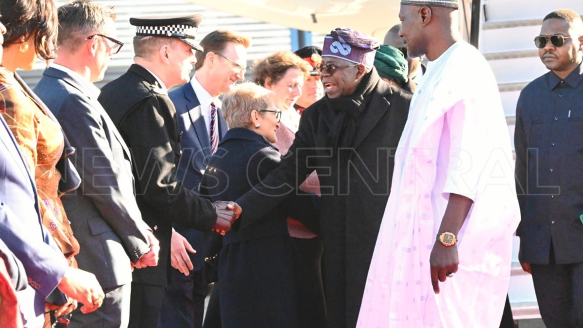PHOTOS: Tinubu, First Lady Arrive U.K (News Central TV).
