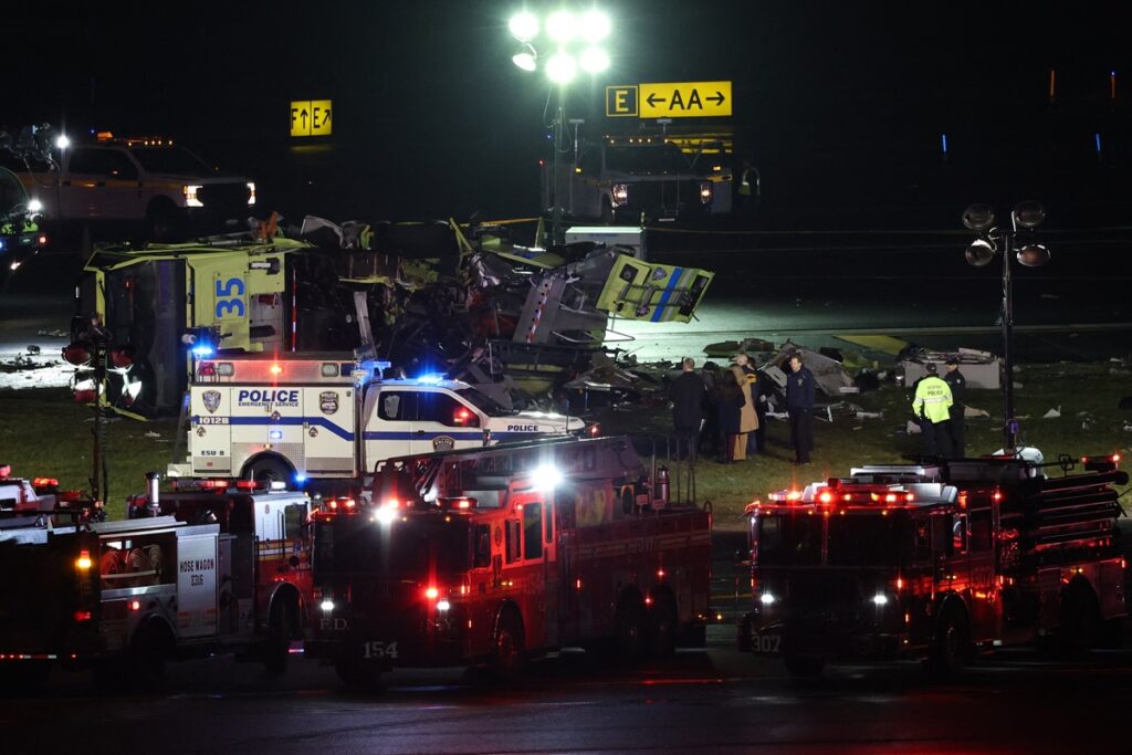 Two Pilots Die in New York Plane Collision