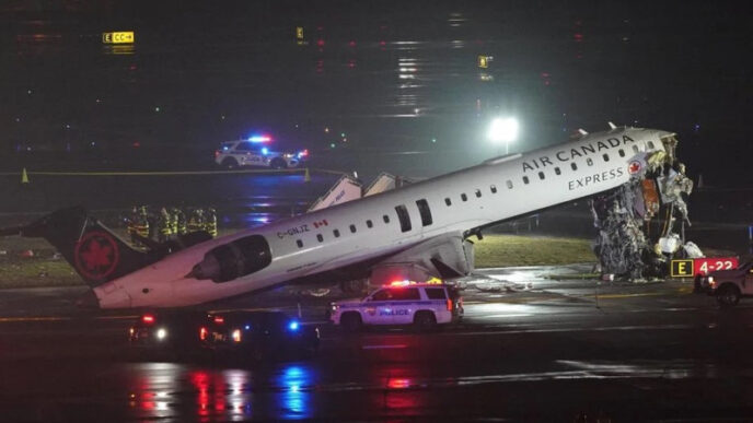 Two Pilots Killed in LaGuardia Airport Crash