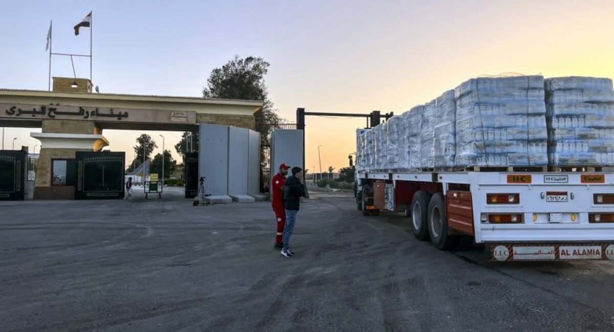 Aid Trucks Resume Crossing Egypt-Gaza Border