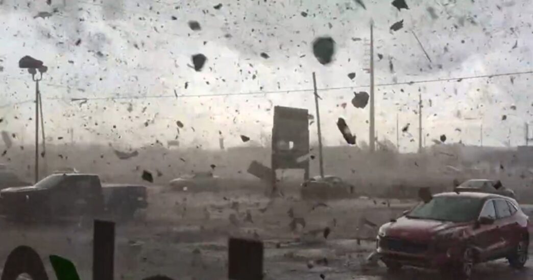 Four dead,12 Injured after Tornados Hit Michigan