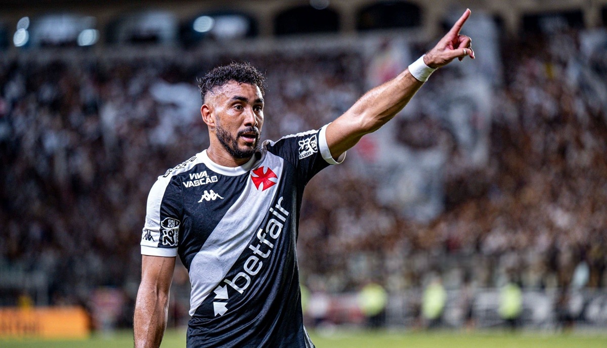 Payet Announces Retirement from Football 