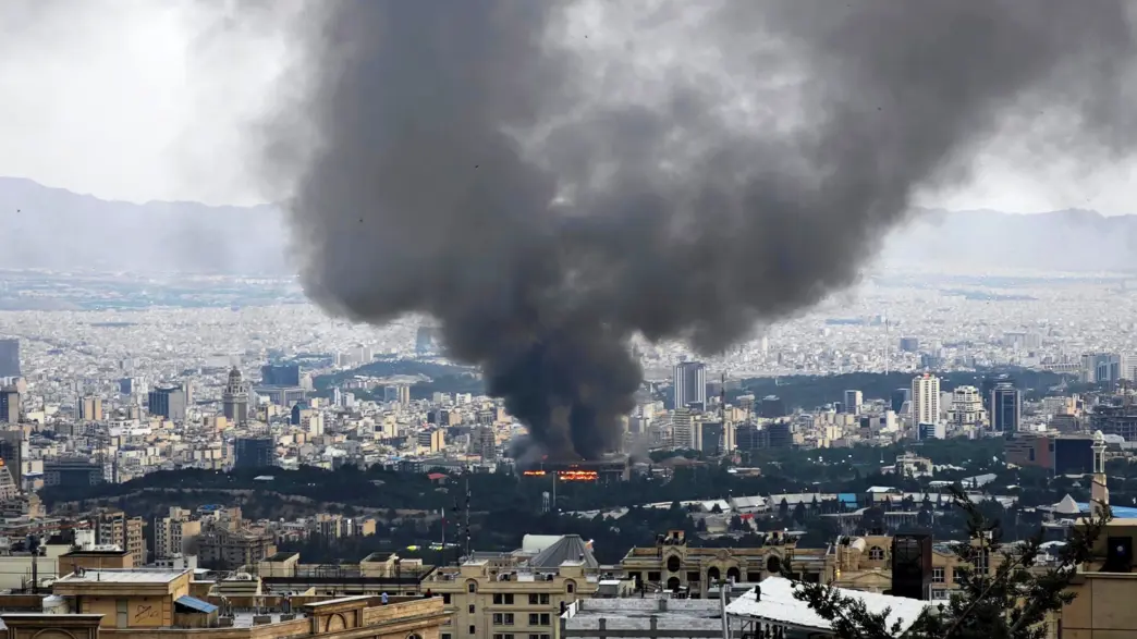 Macron (News Central TV)