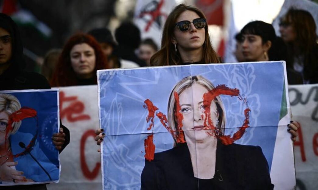 Thousands Protest Against Judicial Reforms in Rome